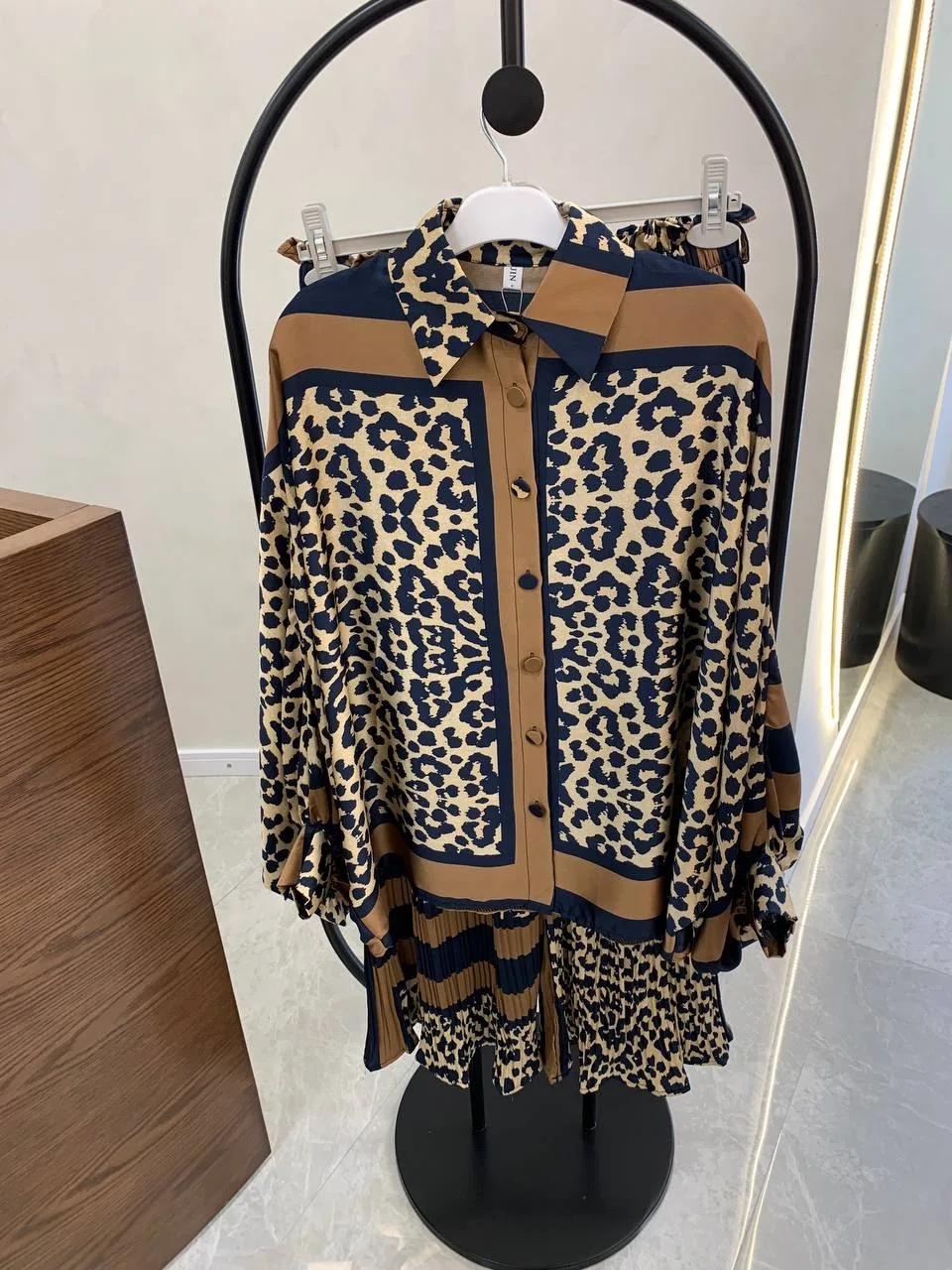 İthal Leopar Desenli Pantolonlu Takım - Görsel 3