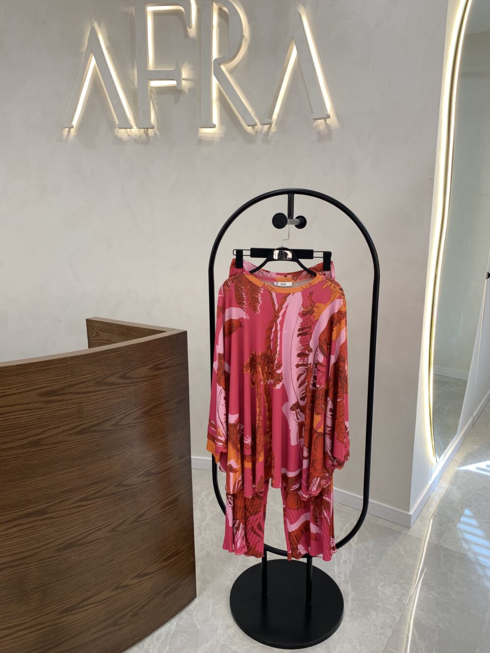 Noi Palmiye Desenli Takım - Fuşya - Görsel 3